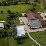 La Mauratie -4 Bedroom House Hébergement de vacances Jayac