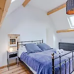 Hébergement de vacances La Mauratie -4 Bedroom House