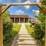 La Mauratie -4 Bedroom House *