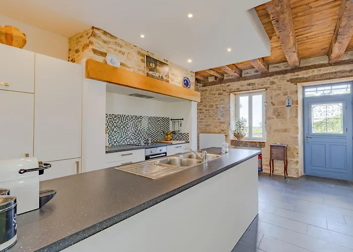 La Mauratie -4 Bedroom House *